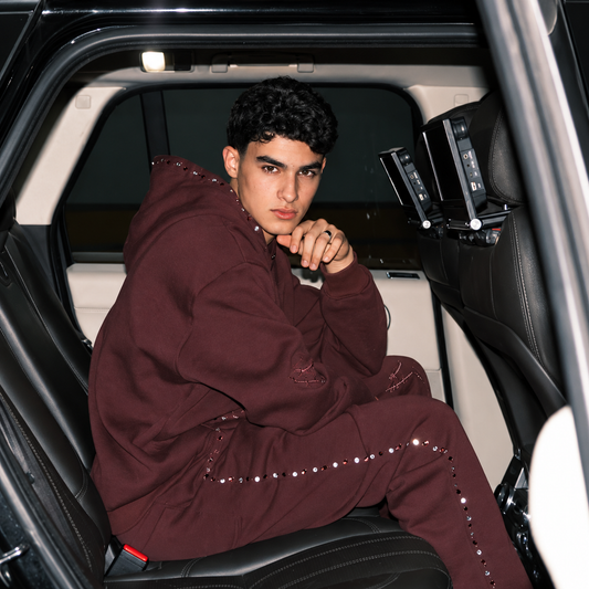 Ensemble Hoodie & Jogger Burgundy avec Perles et Broderies